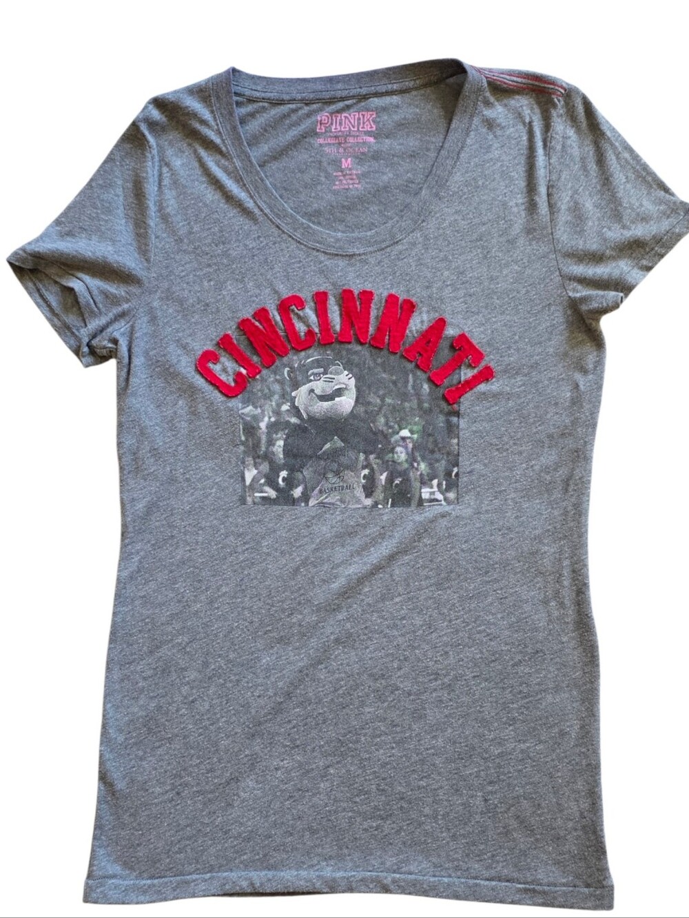 PINK Victoria's Secret Cincinnati Bearcats Medium Gray Red Felt Patch Tee Shirt